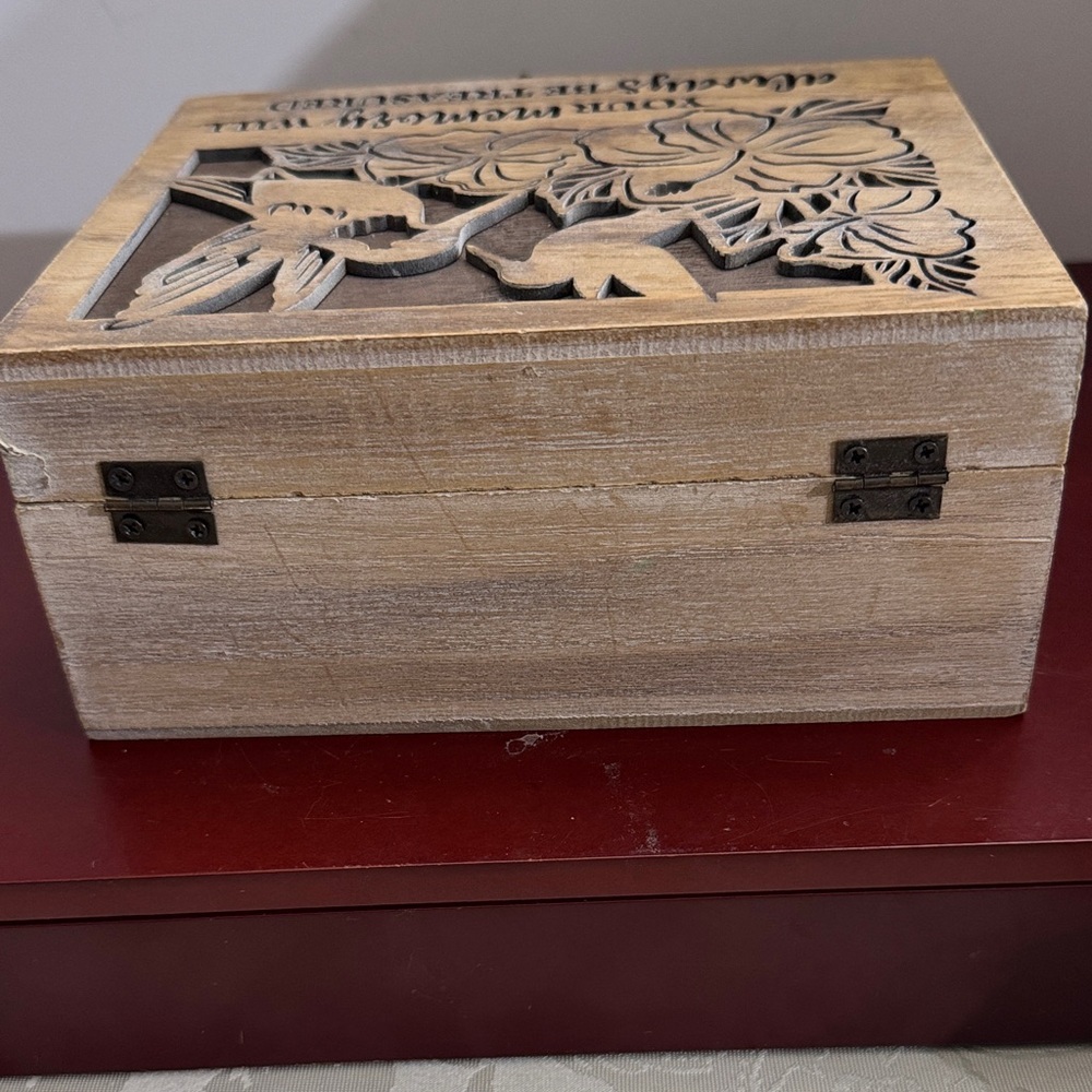 Wooden Memory Keepsake Box with Hummingbird Design - Picture 7 of 12